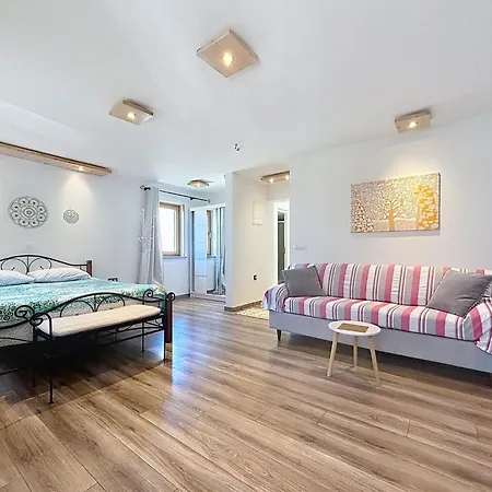 Apartamento Adri-1 By Interhome